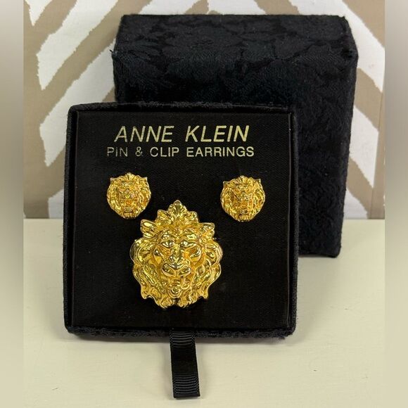 Vintage Anne Klein Gold Lion Head Pin and Pierced Earring Set in Original Box - Picture 1 of 4